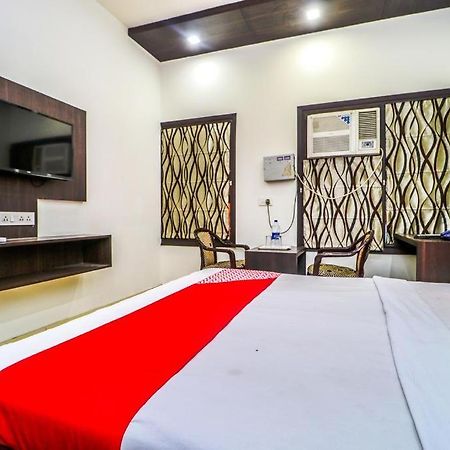 Hotel Sartaj Лудяна Екстериор снимка